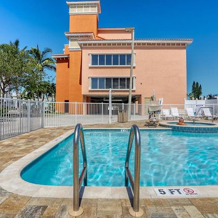 Madeira Bay Resort 508 St. Pete Beach Exterior photo